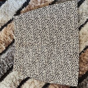 FOREVER 21 CHEETAH CASUAL MINI SKIRT SIZE M